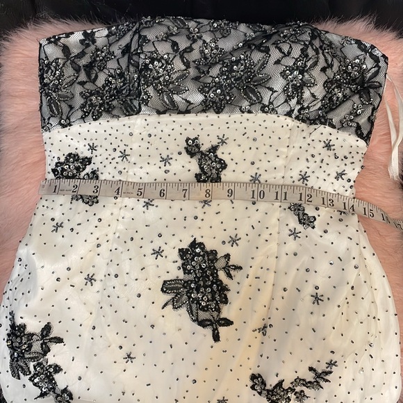 100% silk beaded lace bust mermaid hem gown - Picture 6 of 13